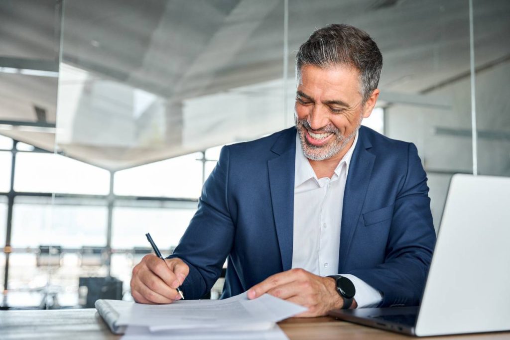 contrat finances argent patrimoine produit financier bénéficiaires mensualités